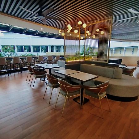 The Sun Hotel Sidoarjo Esterno foto