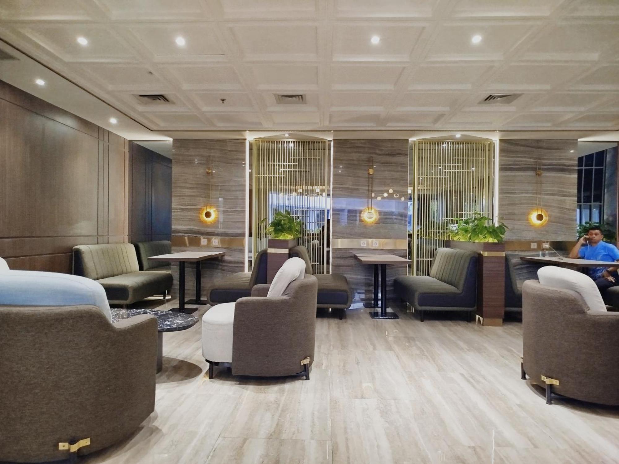 The Sun Hotel Sidoarjo Esterno foto
