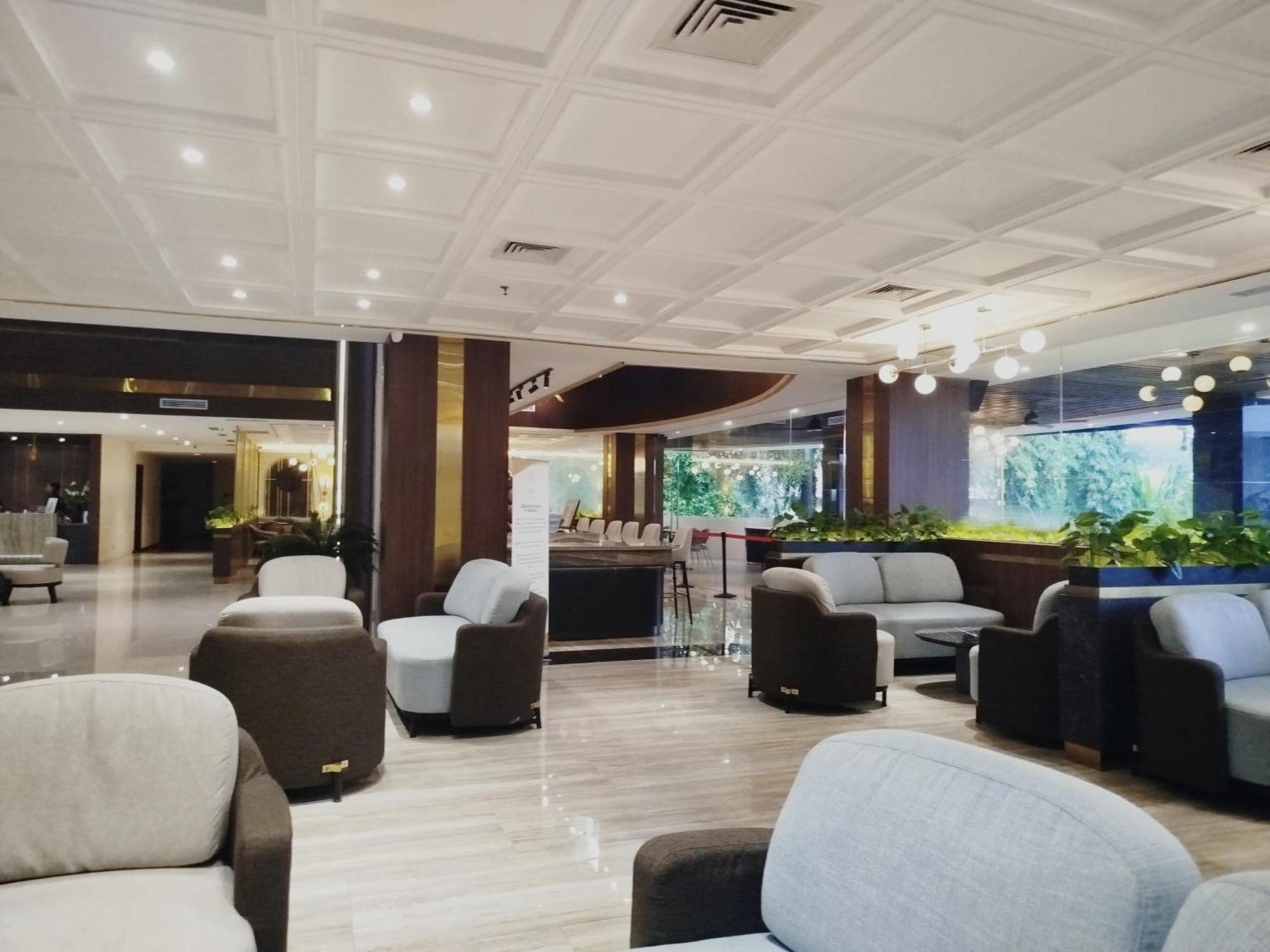 The Sun Hotel Sidoarjo Esterno foto